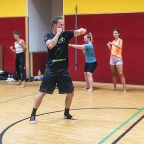 Selbstverteidigungskurs bei der Junior Akademie