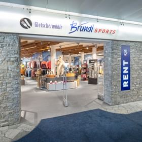 Eingang Bründl Sports Alpincenter Kaprun