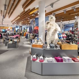 Bründl Sports Innenbereich Winter Alpincenter Kaprun