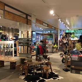 View across the Bründl Sports Kohlmaisbahn Shop <br/>