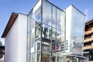 Außenansicht Bründl Sports Shop Saalbach Life.Style