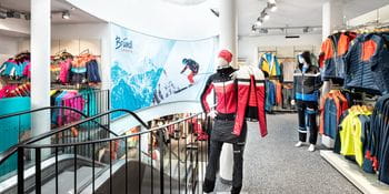 Bründl Sports Saalbach Life.Style - interior view - ski touring outfits as well as ski outfits for kids 