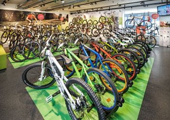 Viele verschiedene Fahrräder im Shop <br/>
