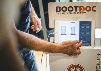 On the tablet of the Boot Doc Station you can see the measurements of the feet