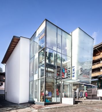 Außenansicht Bründl Sports Shop Saalbach Life.Style