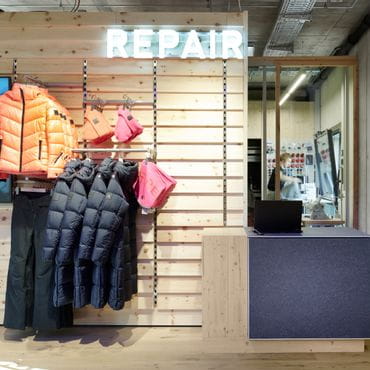 Our tailor shop at the Bründl Sports flagship store is always ready for your alterations.