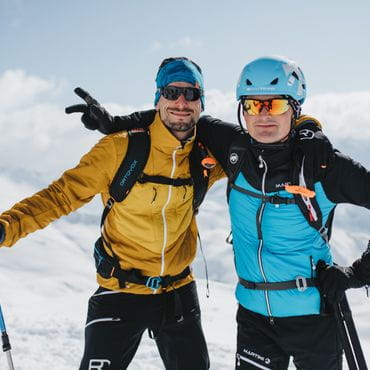 happy faces during a skitour 