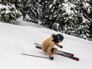 Skiing woman on the Völkl Peregrine