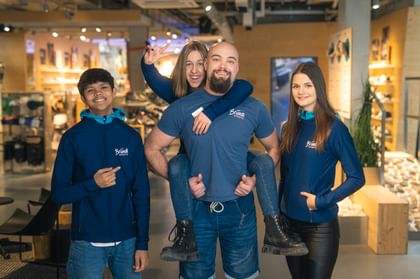 Bründl Sports Lehrlinge mit ihrem Lehrlingsbuddy
