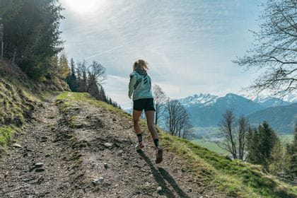 Adidas Trailrunning Marie beim Laufen auf den Keilberg