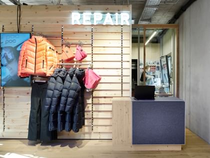 Our tailor shop at the Bründl Sports flagship store is always ready for your alterations.