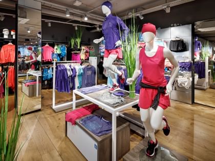 Damen Laufsportabteilung Bründl Sports McArthurGlen Designer Outlet <br/>