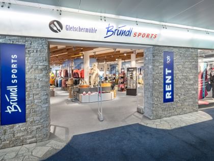 Eingang Bründl Sports Alpincenter Kaprun