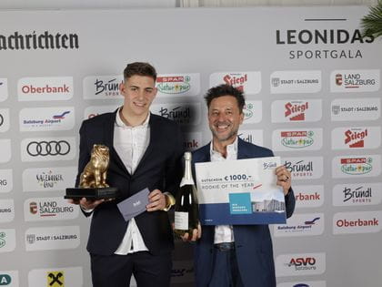 Leonidas 2022 Rookie of the Year Luka Mladenovic mit Christoph Bründl
