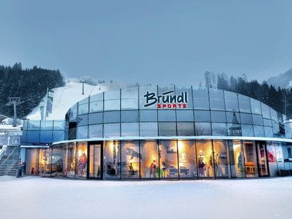 AreitXpress Talstation Bründl Sports Shop direkt neben dem Skilift- Winteraufnahme <br/>